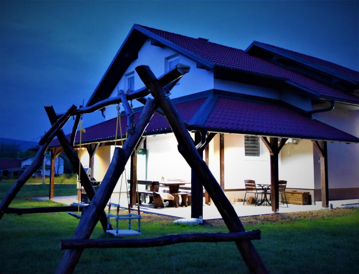 Guest House Tonka Otočac Extérieur photo