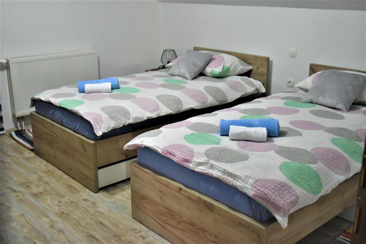 Guest House Tonka Otočac Extérieur photo