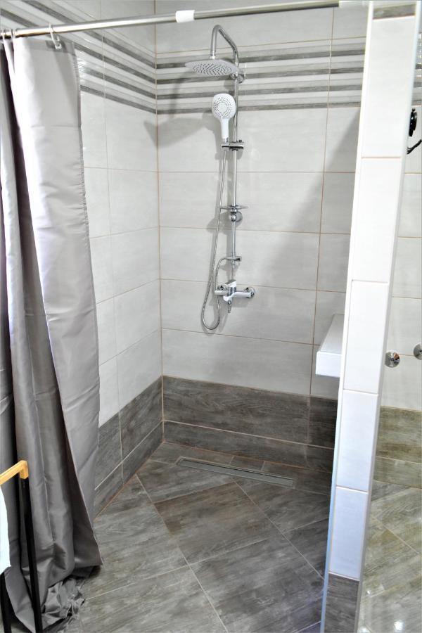 Guest House Tonka Otočac Extérieur photo